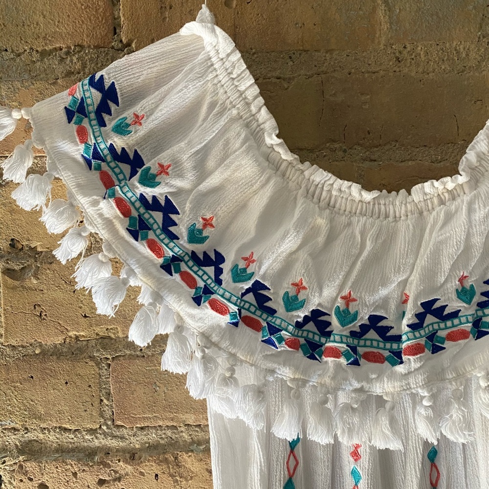 Off the shoulder mini dress. Parker Beach.